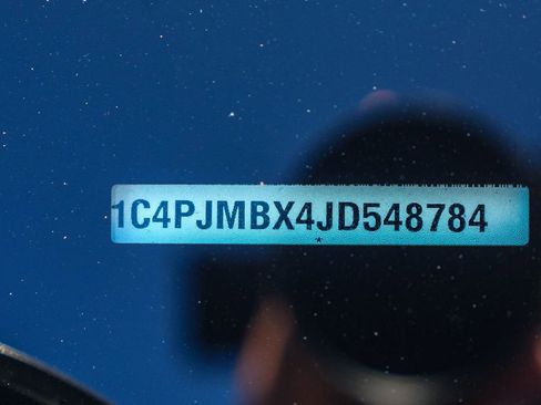 Used 2018 Jeep Cherokee Trailhawk image 32