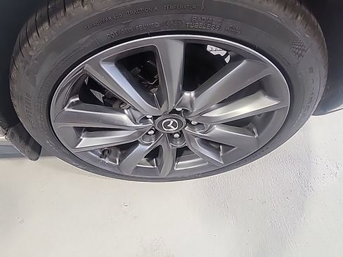 Used 2024 MAZDA MAZDA3 s FWD image 17