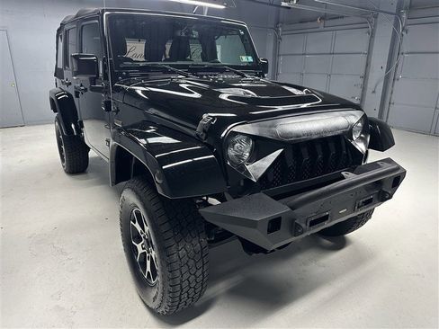 Used 2016 Jeep Wrangler Unlimited Sahara AWD/4WD image 9