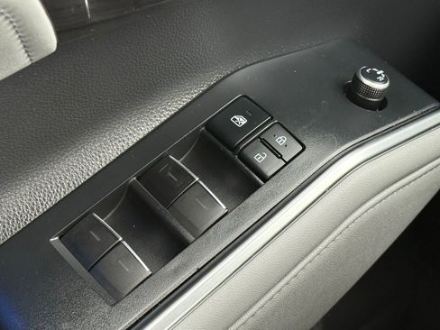 Used 2021 Toyota Highlander Platinum image 26