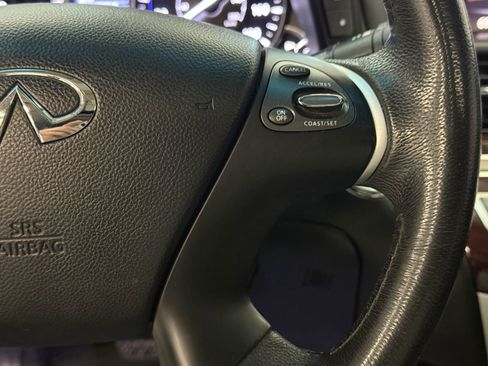 Used 2018 INFINITI Q70 Luxe image 27