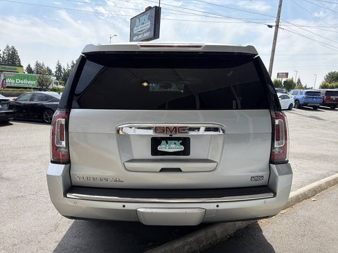 Used 2015 GMC Yukon XL Denali w/ Touring Package AWD/4WD image 5