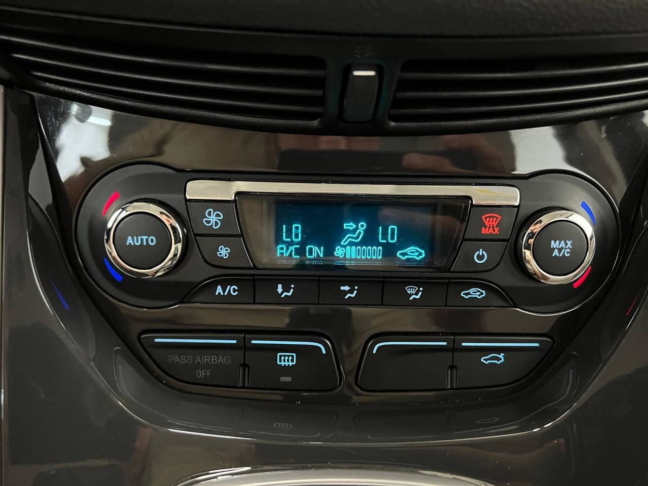 Used 2014 Ford C-MAX SEL w/ Equipment Group 302A FWD image 20