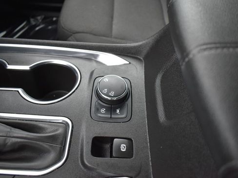 Used 2022 Chevrolet Traverse LT image 21