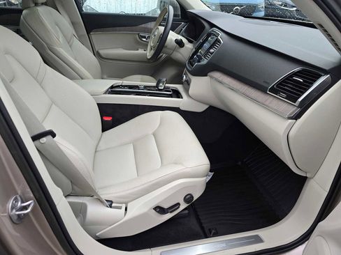 Certified 2023 Volvo XC90 T8 Plus w/ Protection Package Premier image 11