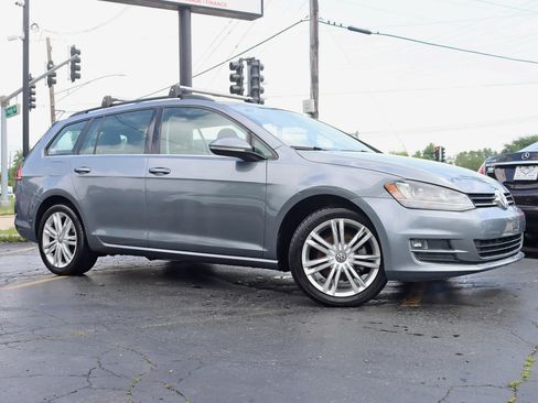 Used 2015 Volkswagen Golf TDI SE FWD image 2