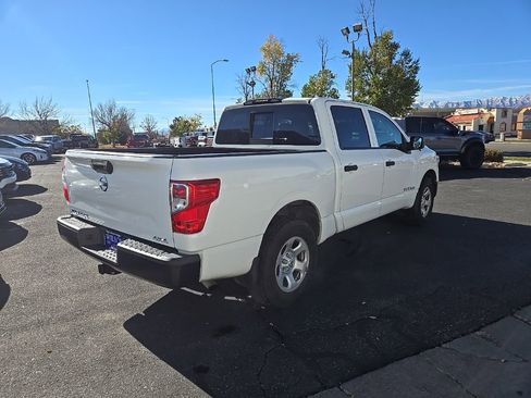 Used 2017 Nissan Titan S image 5