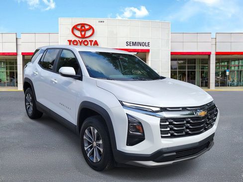 Used 2026 Chevrolet Equinox LT FWD image 2