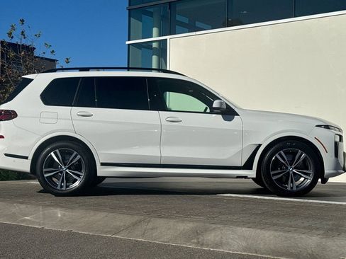 New 2026 BMW X7 xDrive40i w/ M Sport Package AWD/4WD image 2