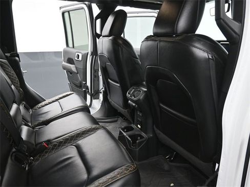 Used 2023 Jeep Gladiator Overland image 16