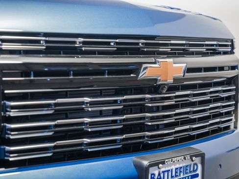 New 2026 Chevrolet Suburban High Country image 13