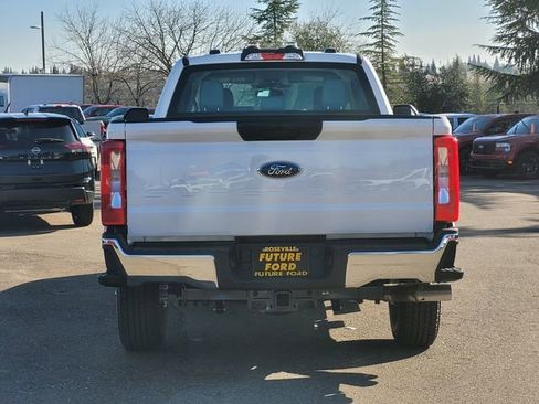 New 2026 Ford F250 XL w/ F-250 >10K GVWR Package image 5