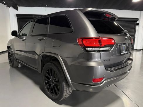 Used 2018 Jeep Grand Cherokee Altitude AWD/4WD image 6