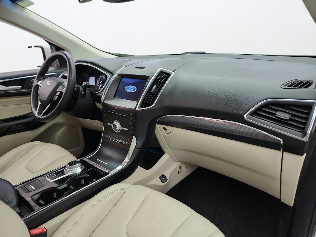 Used 2019 Ford Edge Titanium w/ Cold Weather Package AWD/4WD image 30