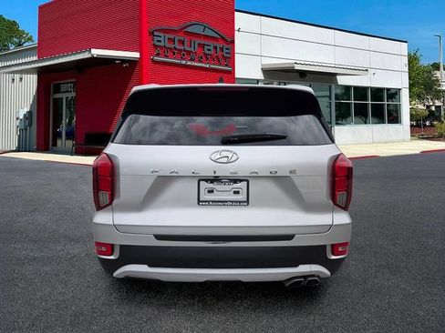 Used 2022 Hyundai Palisade SEL w/ Premium Package FWD image 4