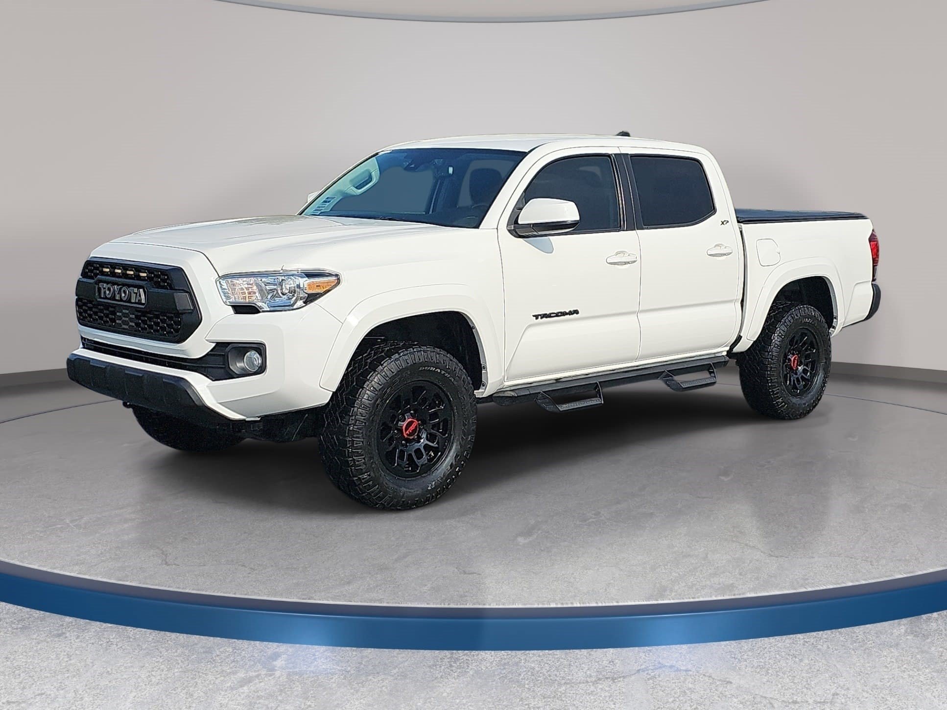 Used 2021 Toyota Tacoma SR5 RWD image 1