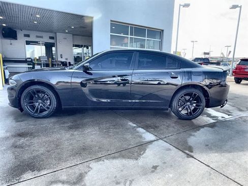 Used 2020 Dodge Charger SXT image 3