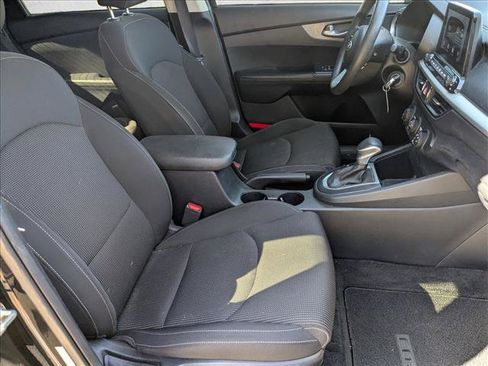 Used 2020 Kia Forte LXS FWD image 19