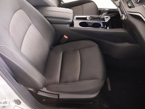 Used 2024 Nissan Altima 2.5 SV image 12