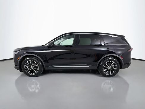 Used 2026 Lincoln Nautilus Premier AWD/4WD image 8