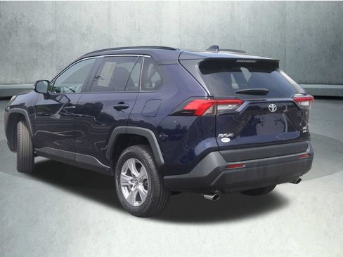Used 2025 Toyota RAV4 XLE AWD/4WD image 17