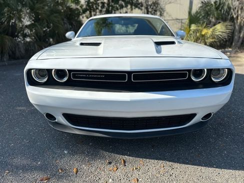 Used 2022 Dodge Challenger SXT image 3