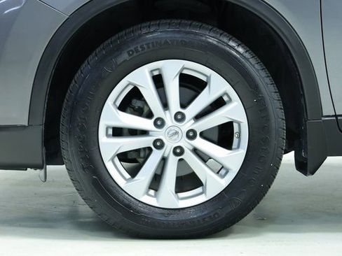 Used 2016 Nissan Rogue SV image 8