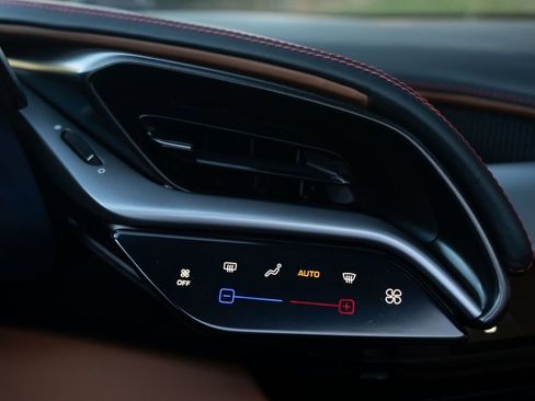 Used 2024 Ferrari SF90 Spider image 41