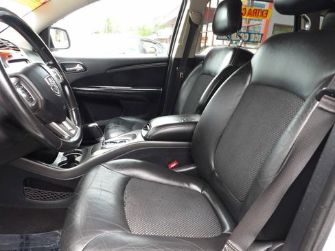 Used 2017 Dodge Journey Crossroad FWD image 9