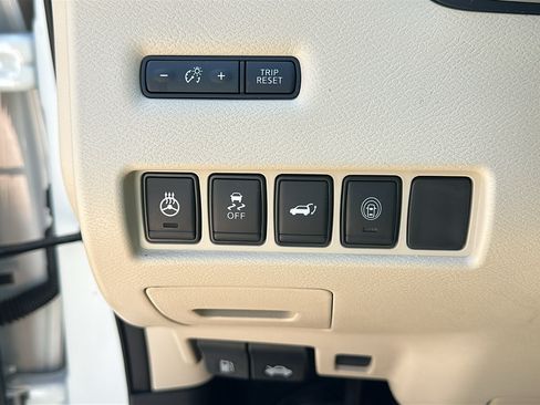 Used 2024 Nissan Murano SL AWD/4WD image 17