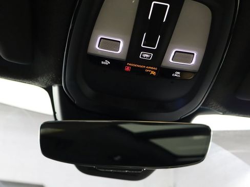 Used 2022 Volvo XC40 P8 Recharge Ultimate AWD/4WD image 19