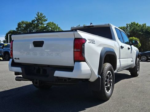 Used 2025 Toyota Tacoma TRD Off-Road AWD/4WD image 6