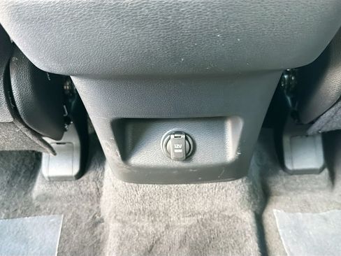Used 2024 Kia Telluride S FWD image 18