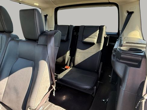 Used 2016 Land Rover LR4 HSE image 20