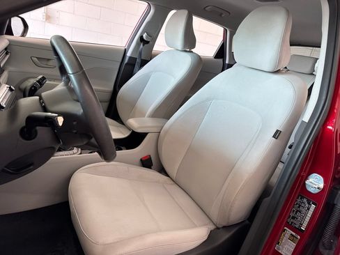 Used 2025 Hyundai Kona SEL AWD/4WD image 14