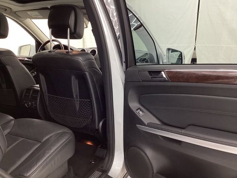 Used 2011 Mercedes-Benz GL 550 4MATIC image 26
