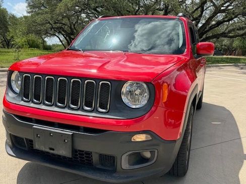 Used 2015 Jeep Renegade Latitude w/ Popular Equipment Group FWD image 5