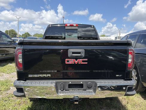 Used 2018 GMC Sierra 1500 SLT w/ Enhanced Driver Alert Package RWD image 10