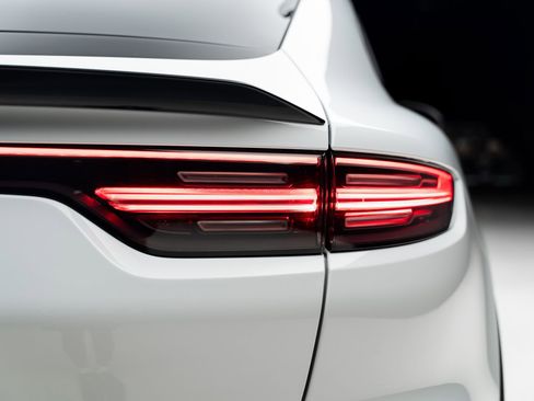 Used 2022 Porsche Cayenne Turbo GT AWD/4WD image 29