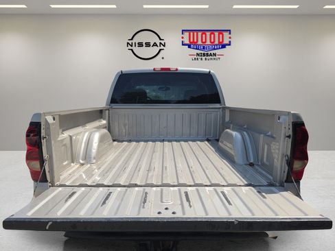 Used 2004 Chevrolet Silverado 2500 LT w/ Heavy-Duty Power Package AWD/4WD image 16