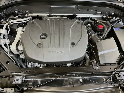 Used 2024 Volvo XC60 B5 Plus image 36