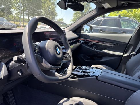Certified 2025 BMW 540i xDrive AWD/4WD image 35