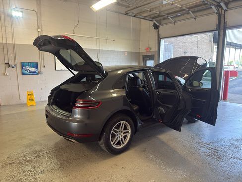 Used 2017 Porsche Macan AWD/4WD image 14