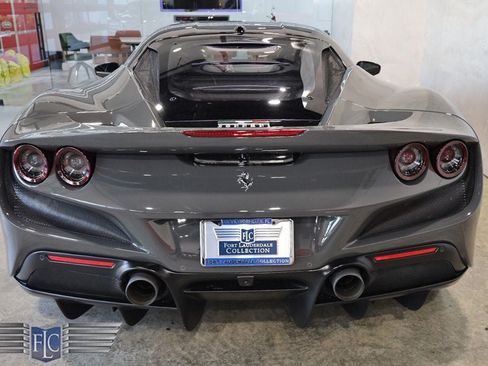 Used 2022 Ferrari F8 Tributo RWD image 8