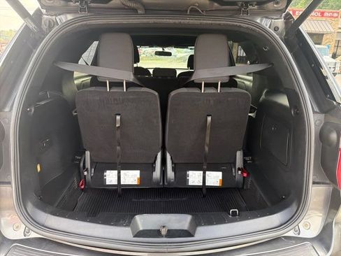 Used 2019 Ford Explorer XLT w/ Equipment Group 201A AWD/4WD image 13