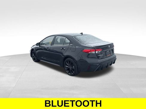 Used 2025 Toyota Corolla SE image 3