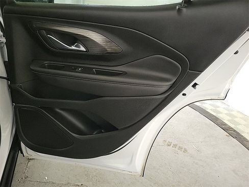 Used 2023 GMC Terrain SLE w/ Driver Convenience Package image 23