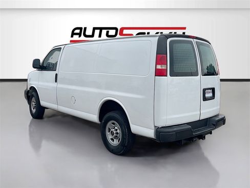 Used 2023 GMC Savana 3500 w/ Driver Convenience Package image 6