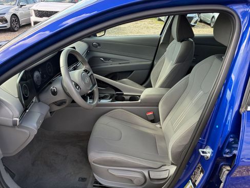 Used 2025 Hyundai Elantra SEL FWD image 20