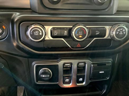 Used 2020 Jeep Wrangler Sport image 56